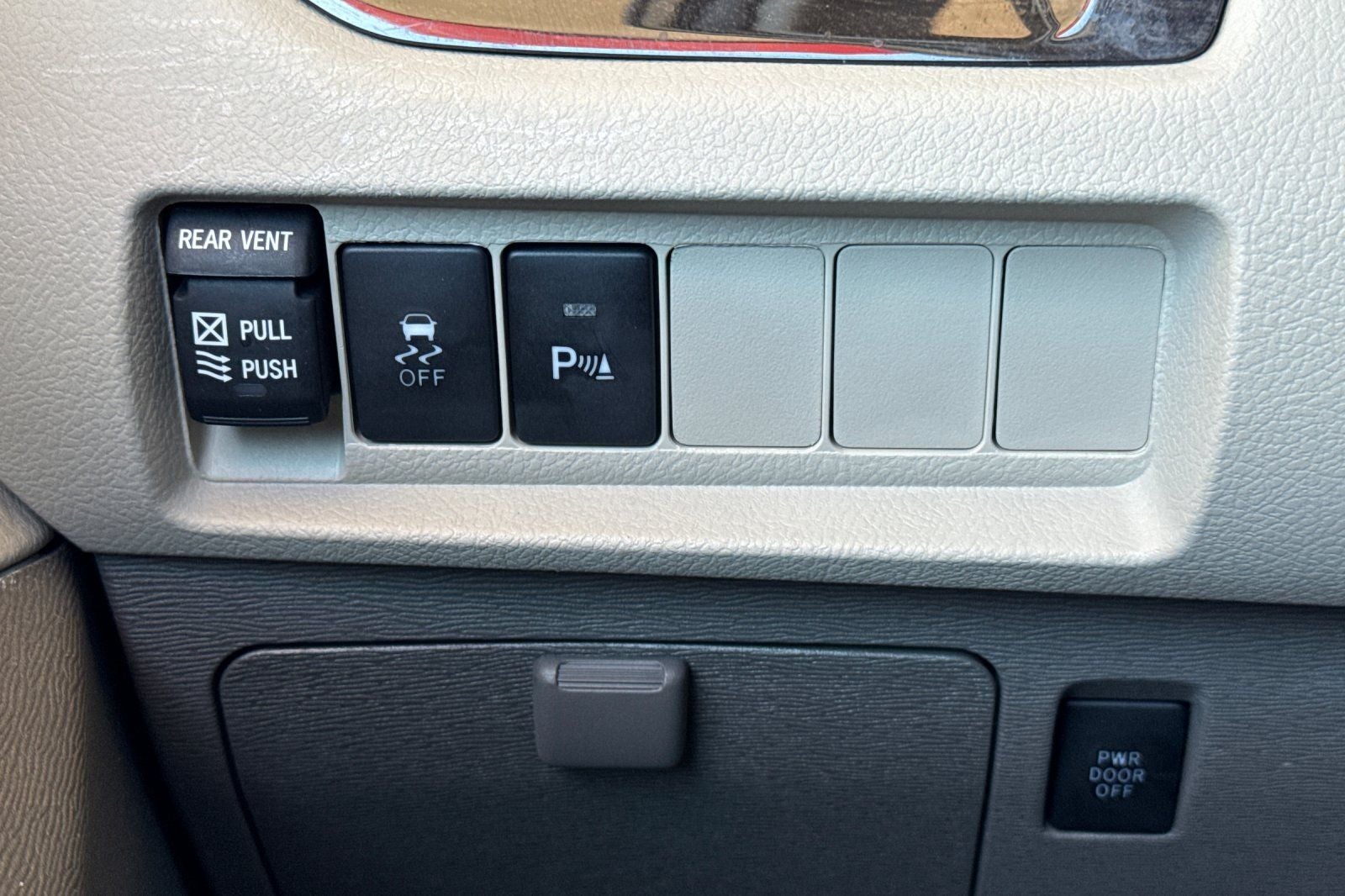 2020 Toyota Sienna XLE 8 Passenger