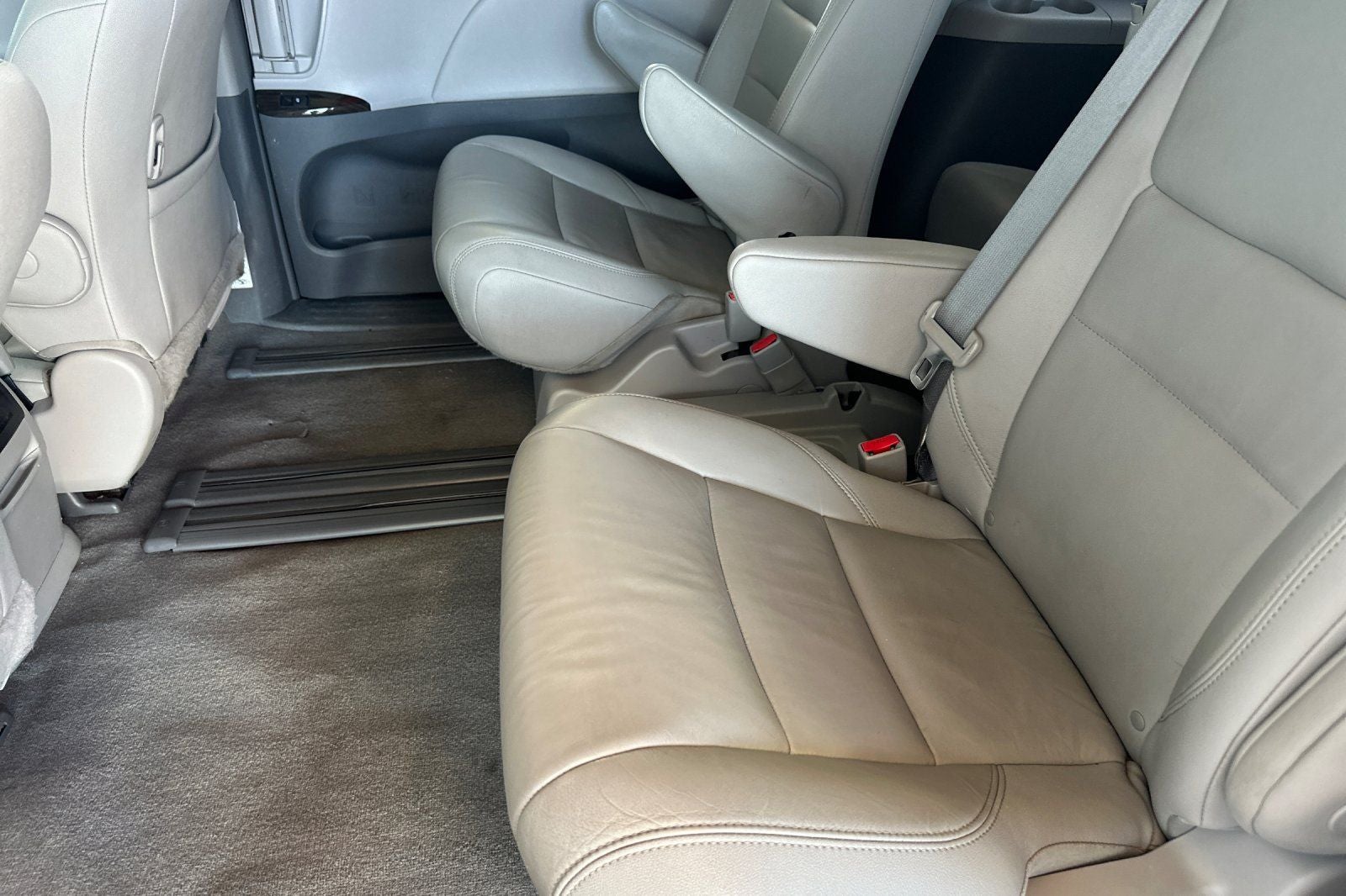 2018 Toyota Sienna XLE 8 Passenger