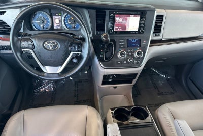 2018 Toyota Sienna XLE 8 Passenger
