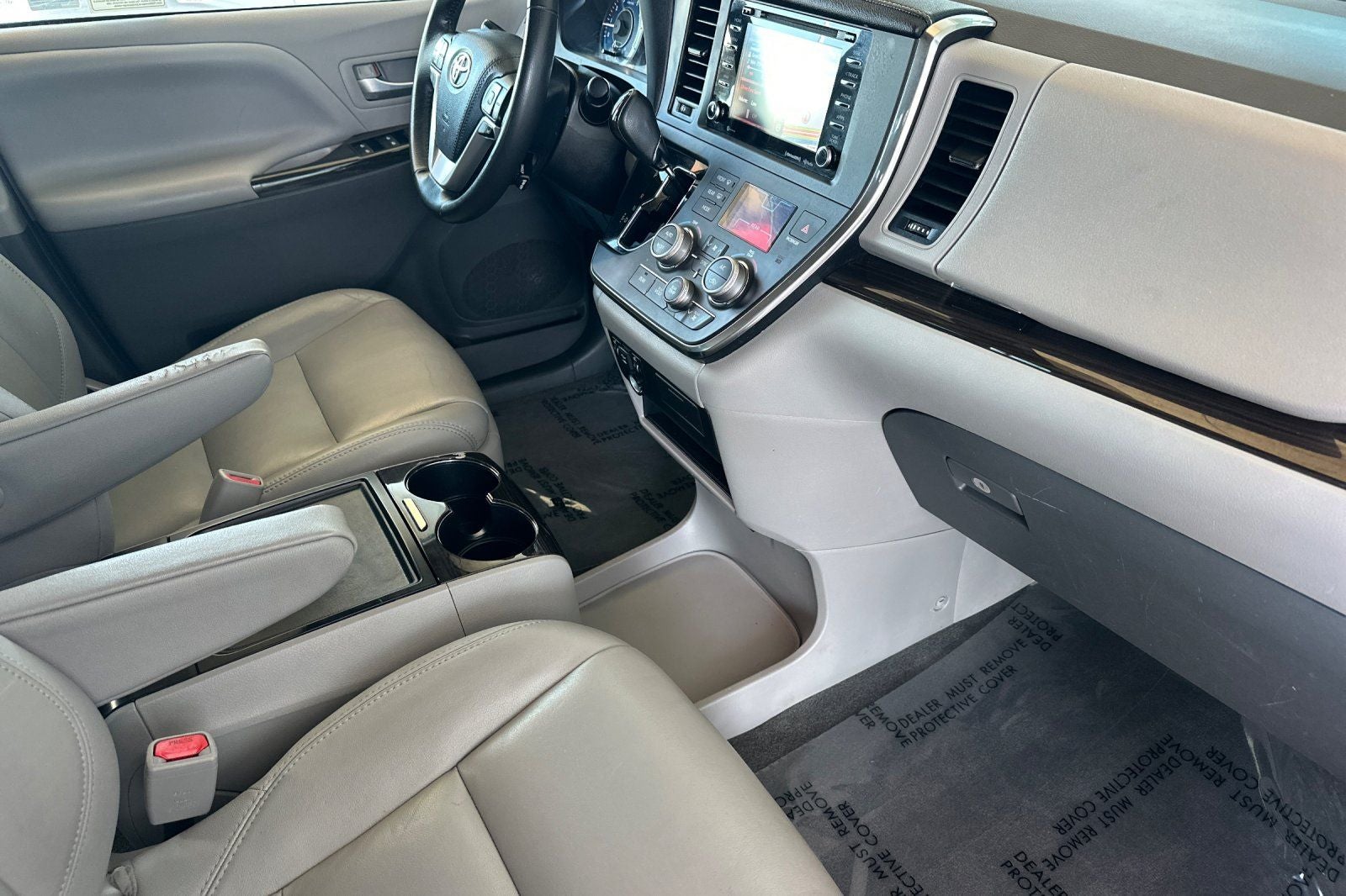2018 Toyota Sienna XLE 8 Passenger