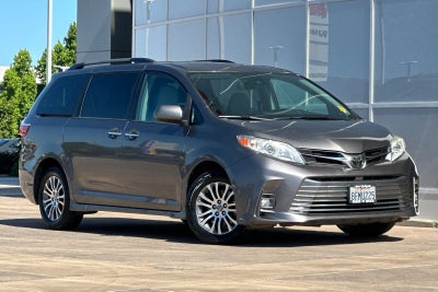 2018 Toyota Sienna XLE 8 Passenger