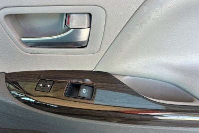 2018 Toyota Sienna XLE 8 Passenger