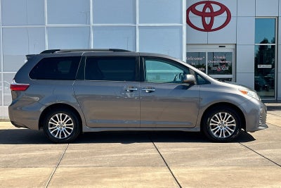 2018 Toyota Sienna XLE 8 Passenger