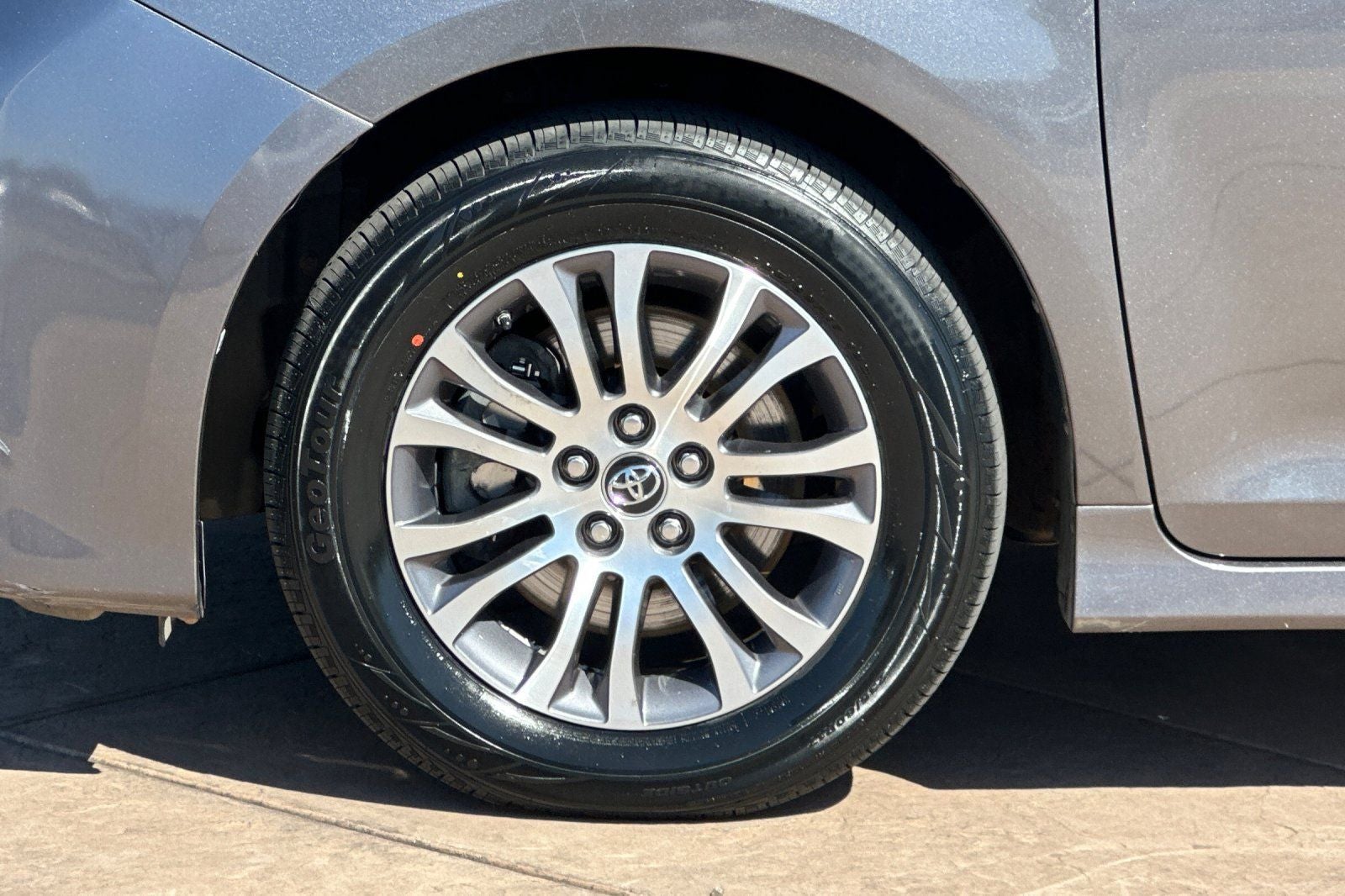 2018 Toyota Sienna XLE 8 Passenger