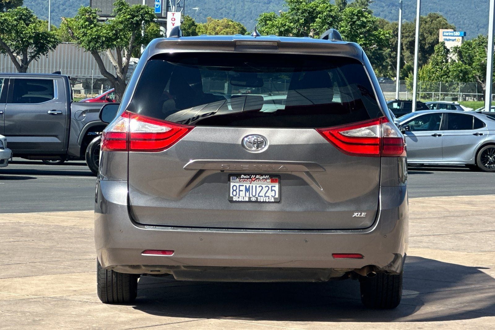 2018 Toyota Sienna XLE 8 Passenger