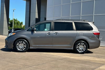 2018 Toyota Sienna XLE 8 Passenger