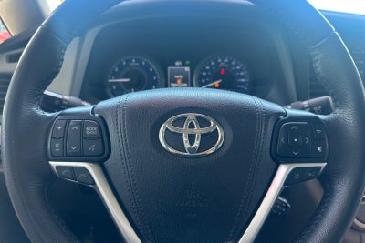 2020 Toyota Sienna XLE 8 Passenger