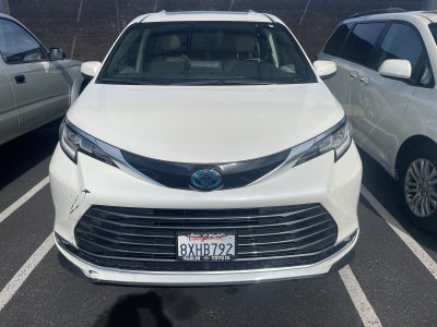 2021 Toyota Sienna Limited 7 Passenger