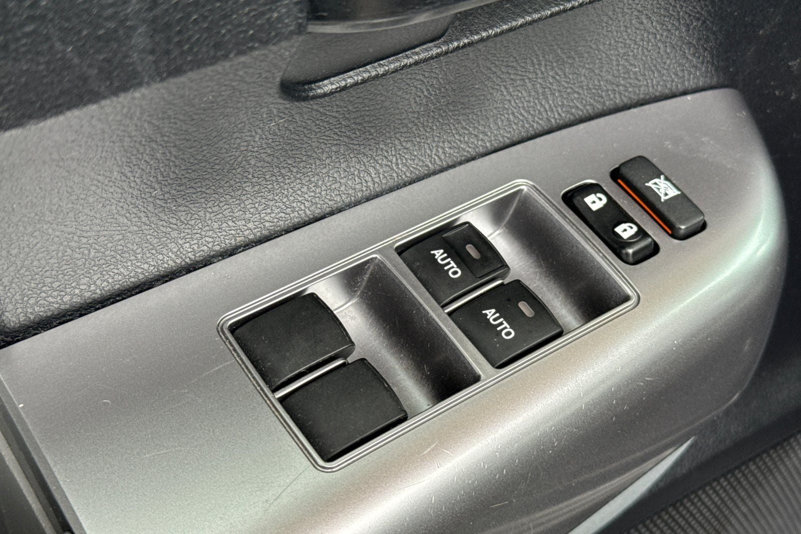 2018 Toyota Sequoia SR5 5.7L