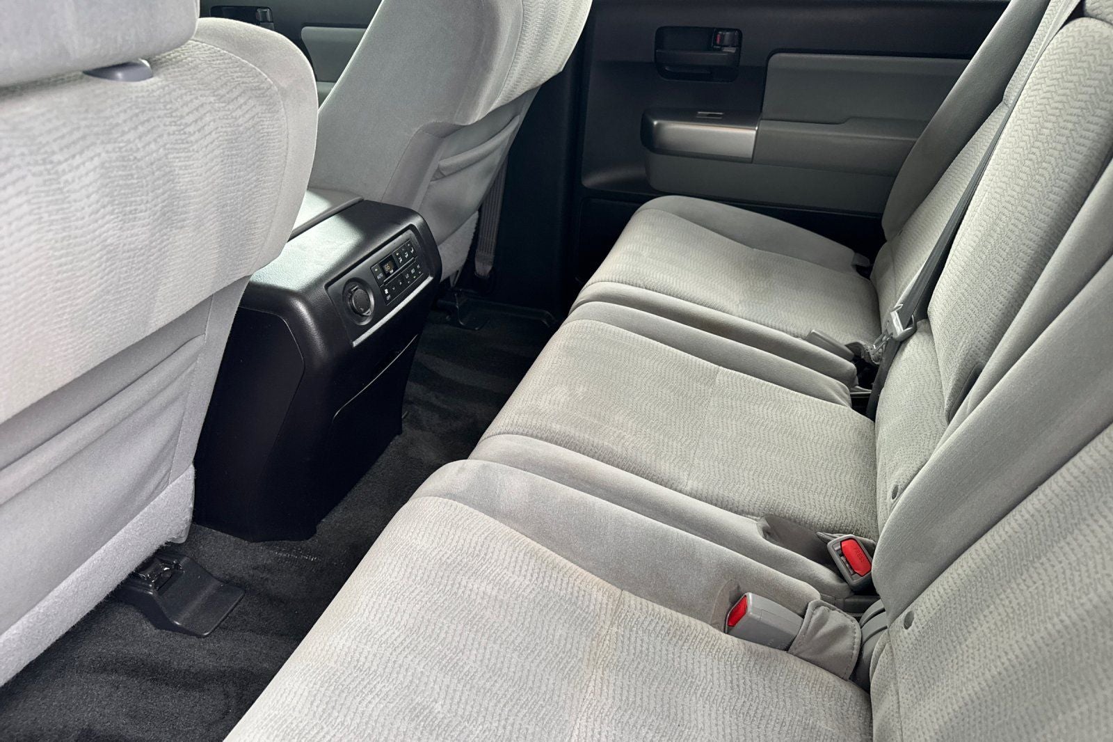 2018 Toyota Sequoia SR5 5.7L