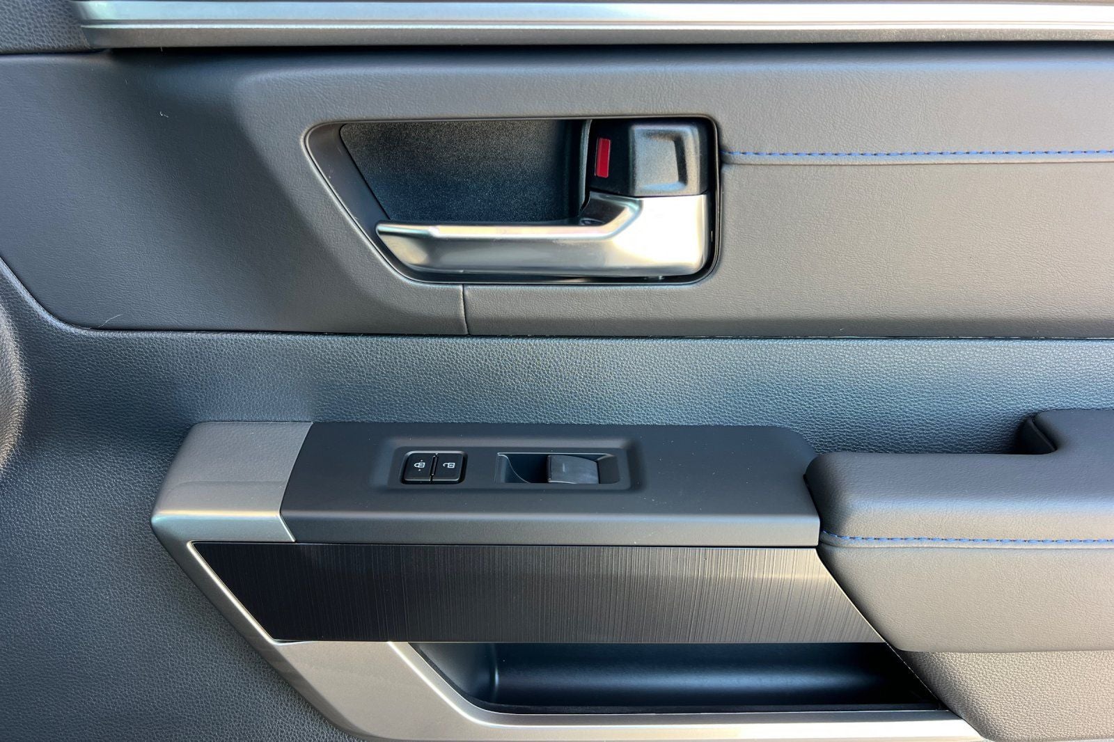 2025 Toyota Tundra Hybrid Platinum