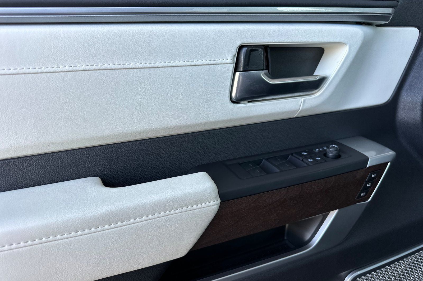 2024 Toyota Tundra Hybrid Capstone