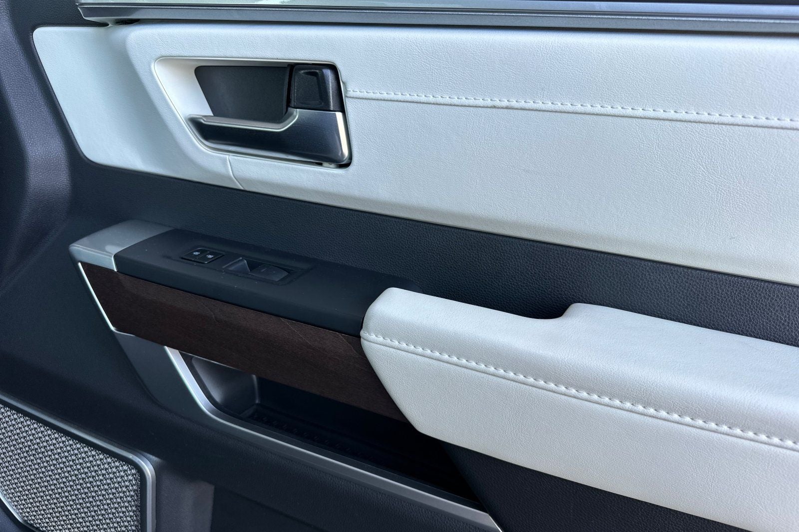 2024 Toyota Tundra Hybrid Capstone