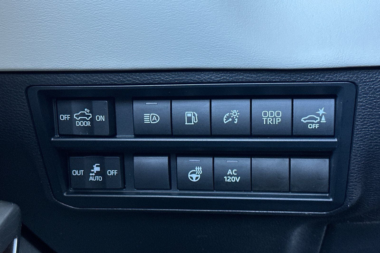 2024 Toyota Tundra Hybrid Capstone