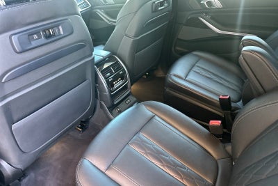 2021 BMW X7 M50i