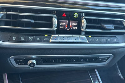2021 BMW X7 M50i