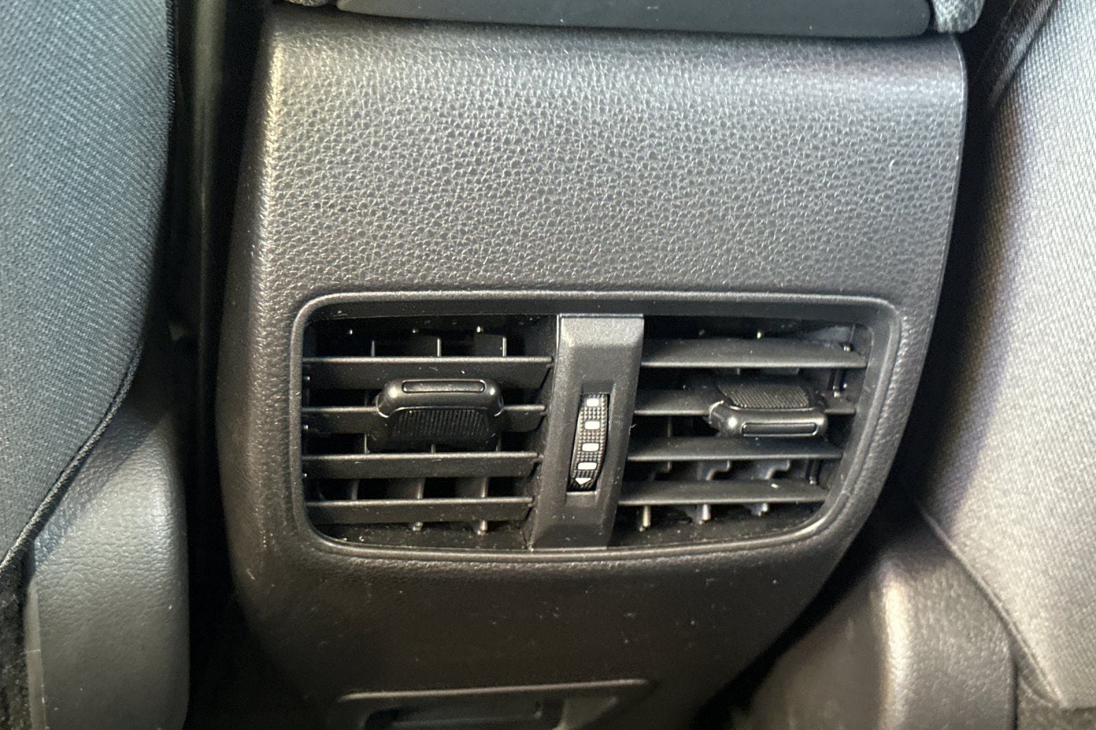 2025 Toyota Corolla Cross Hybrid SE
