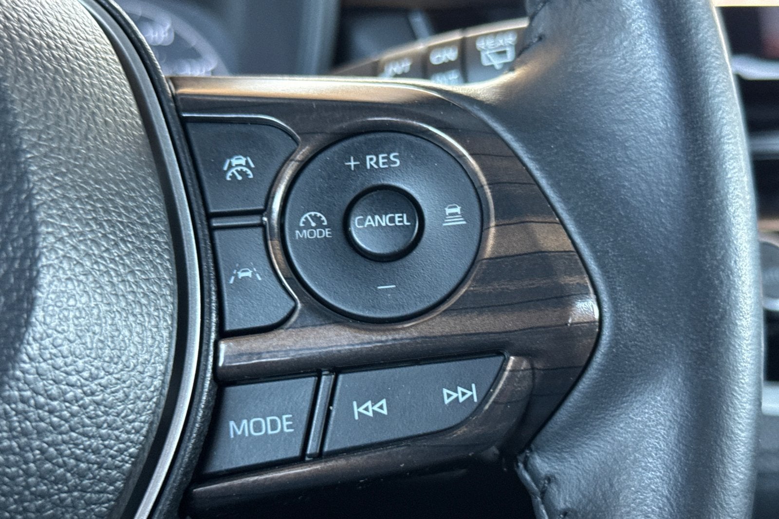 2024 Toyota Corolla Cross Hybrid SE