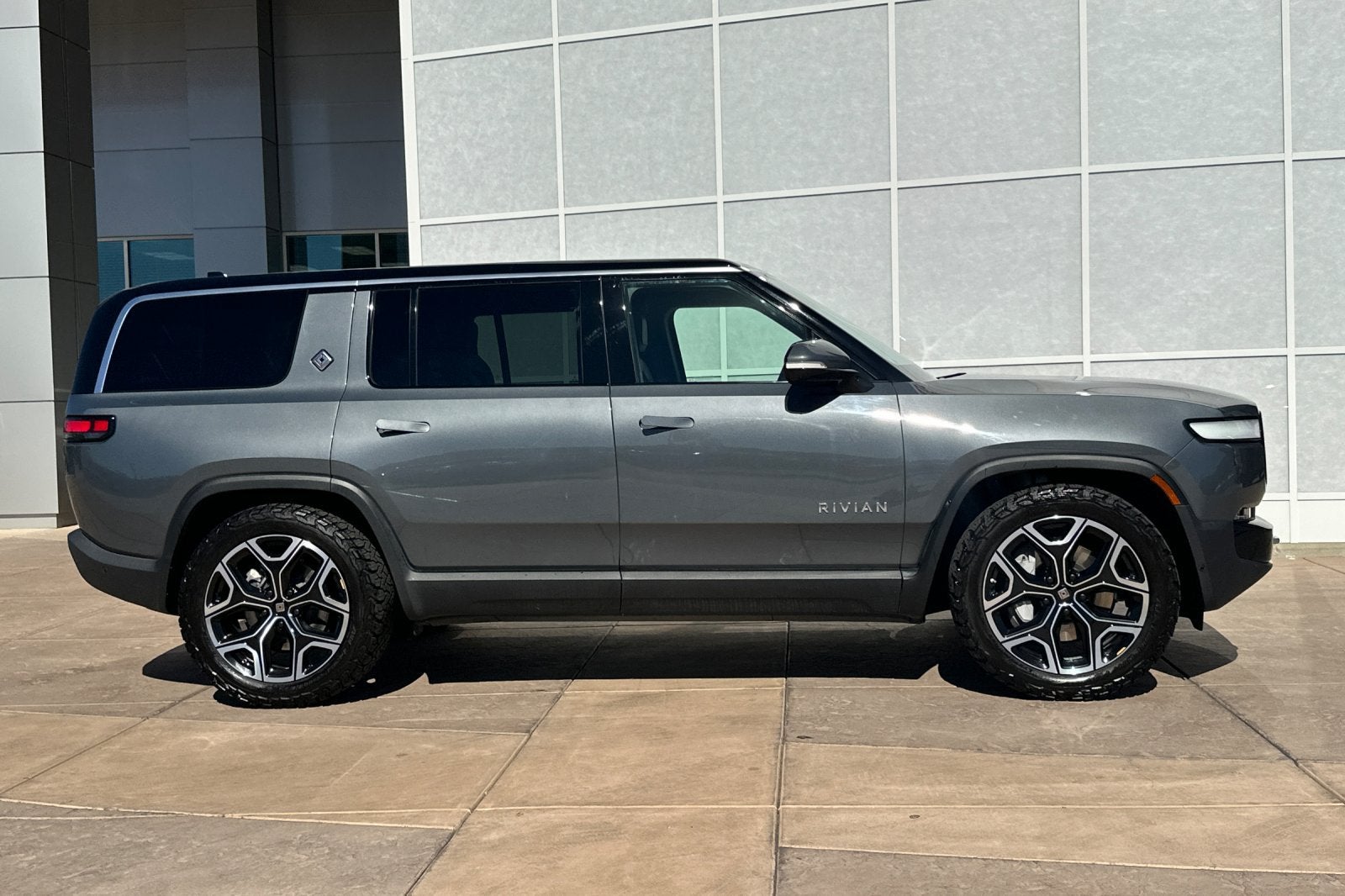 2024 Rivian R1S Adventure Dual Motor Perf Max Pack