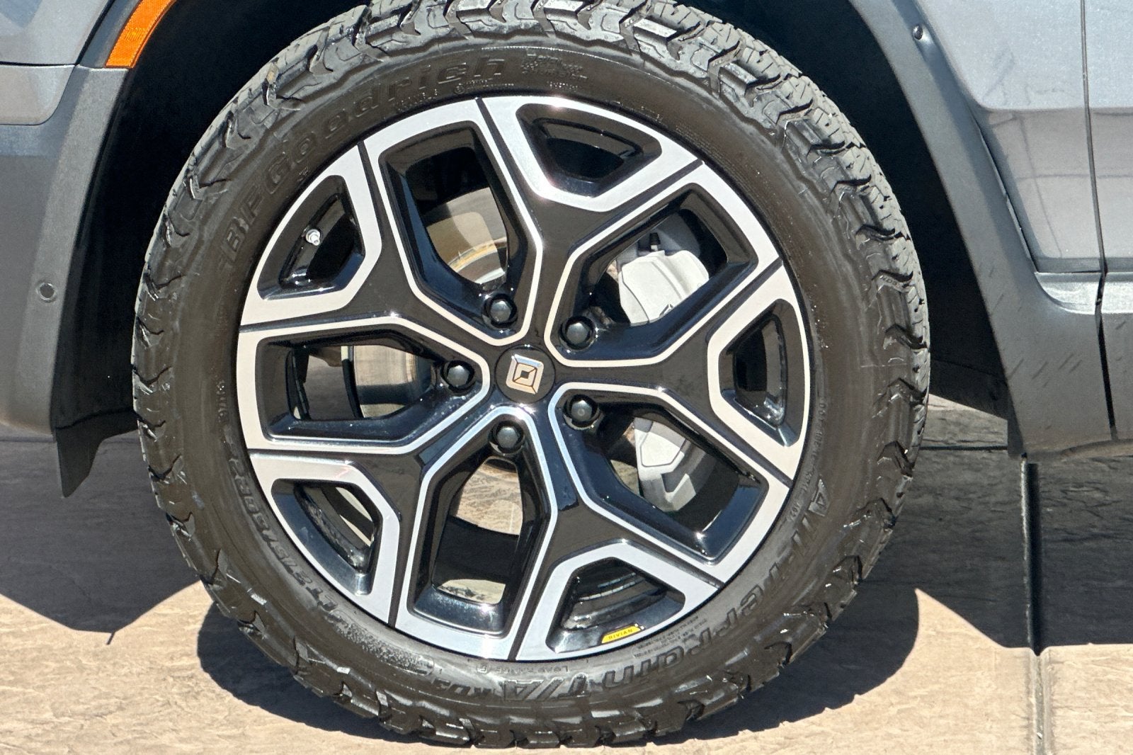 2024 Rivian R1S Adventure Dual Motor Perf Max Pack