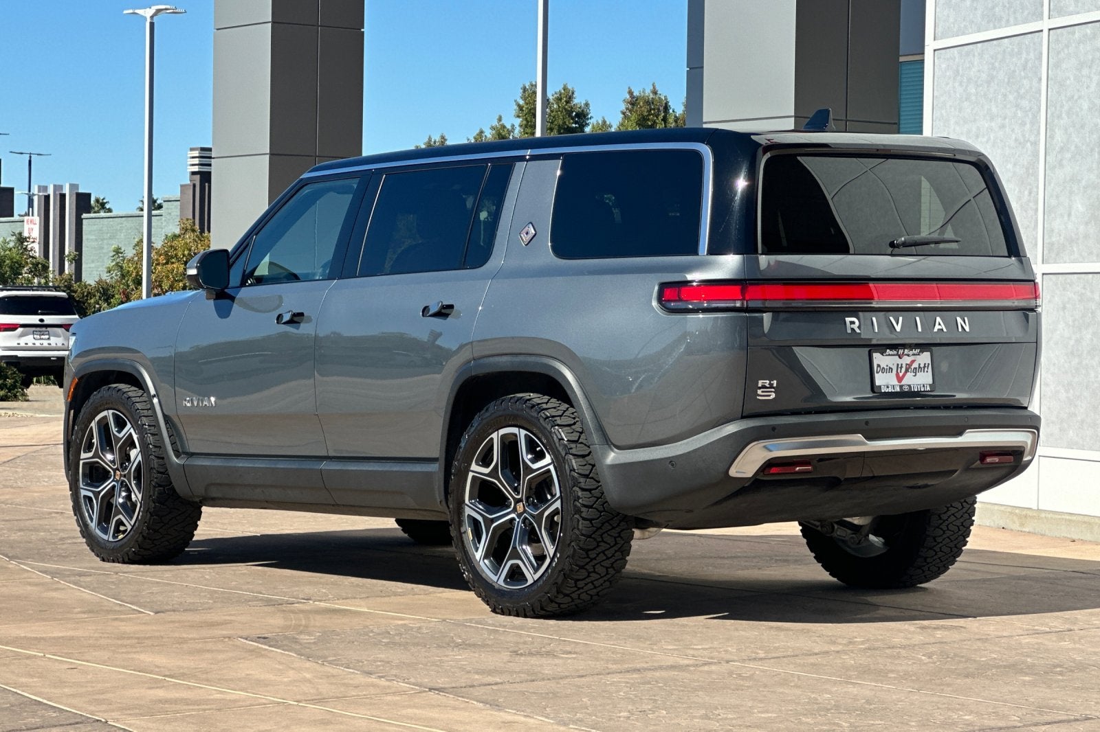 2024 Rivian R1S Adventure Dual Motor Perf Max Pack