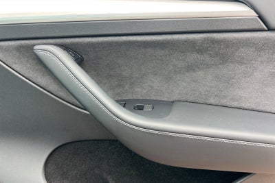 2025 Tesla Model Y Long Range