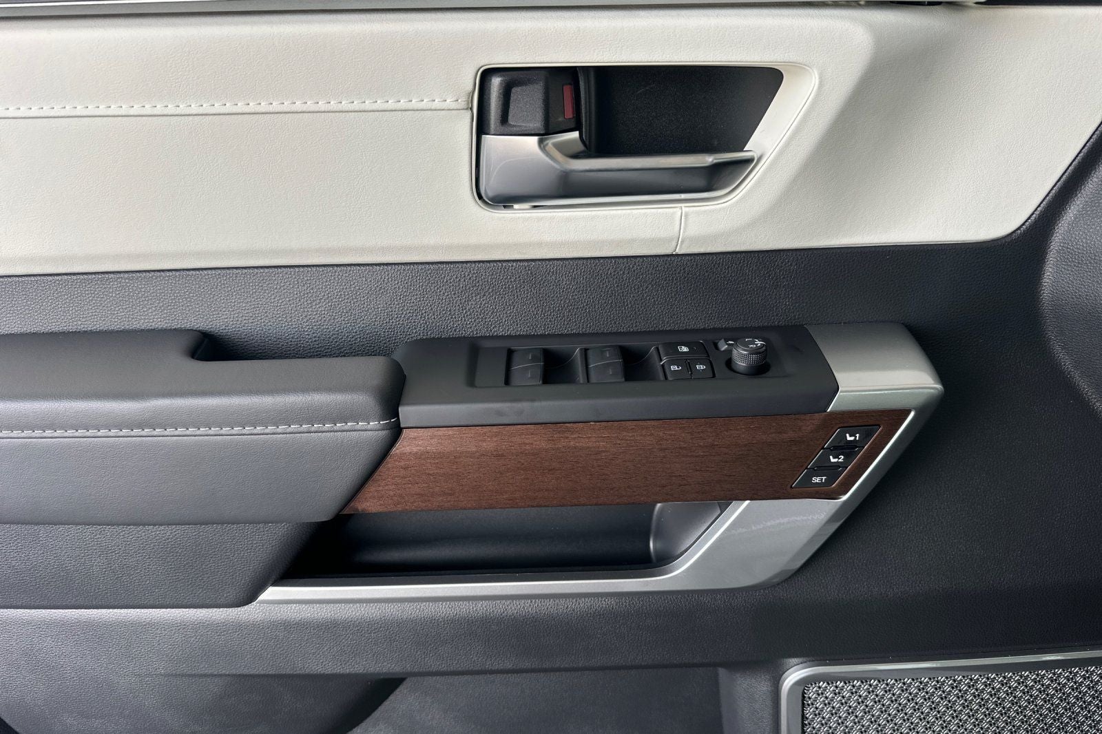 2025 Toyota Sequoia Capstone