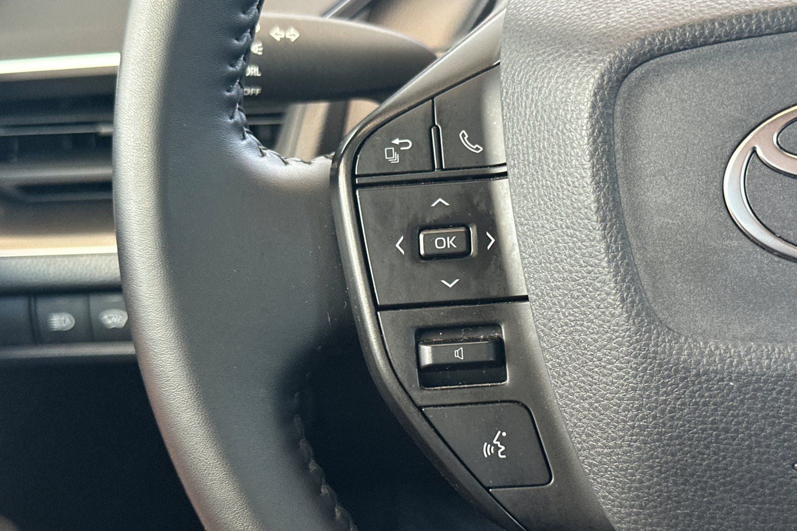 2023 Toyota Prius LE