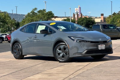 2025 Toyota Prius LE