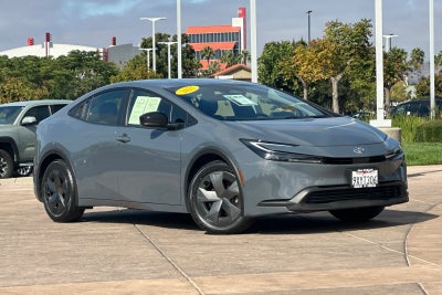 2025 Toyota Prius LE