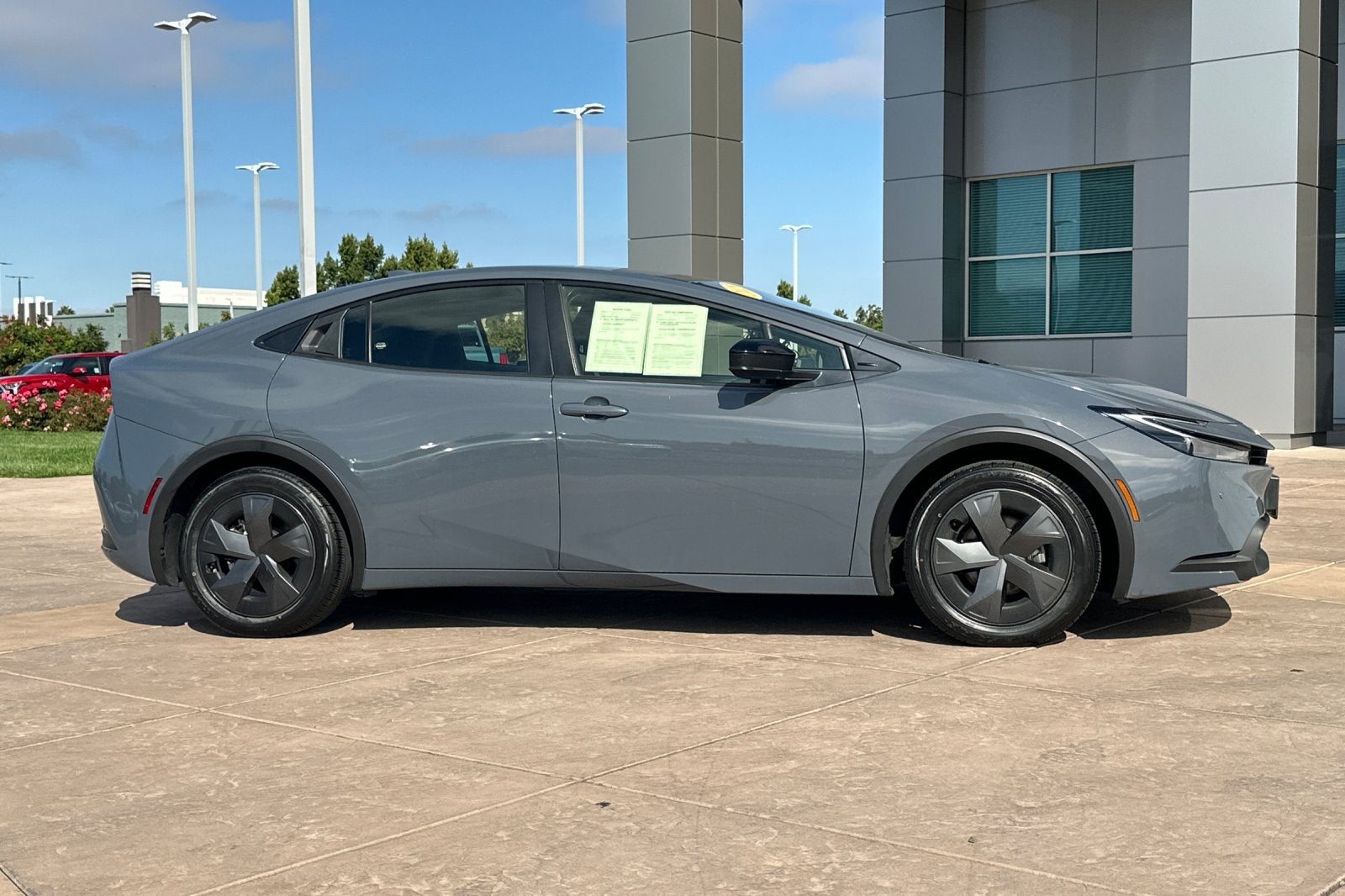 2025 Toyota Prius LE