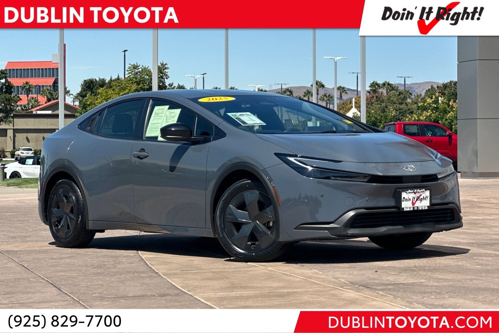 2025 Toyota Prius LE