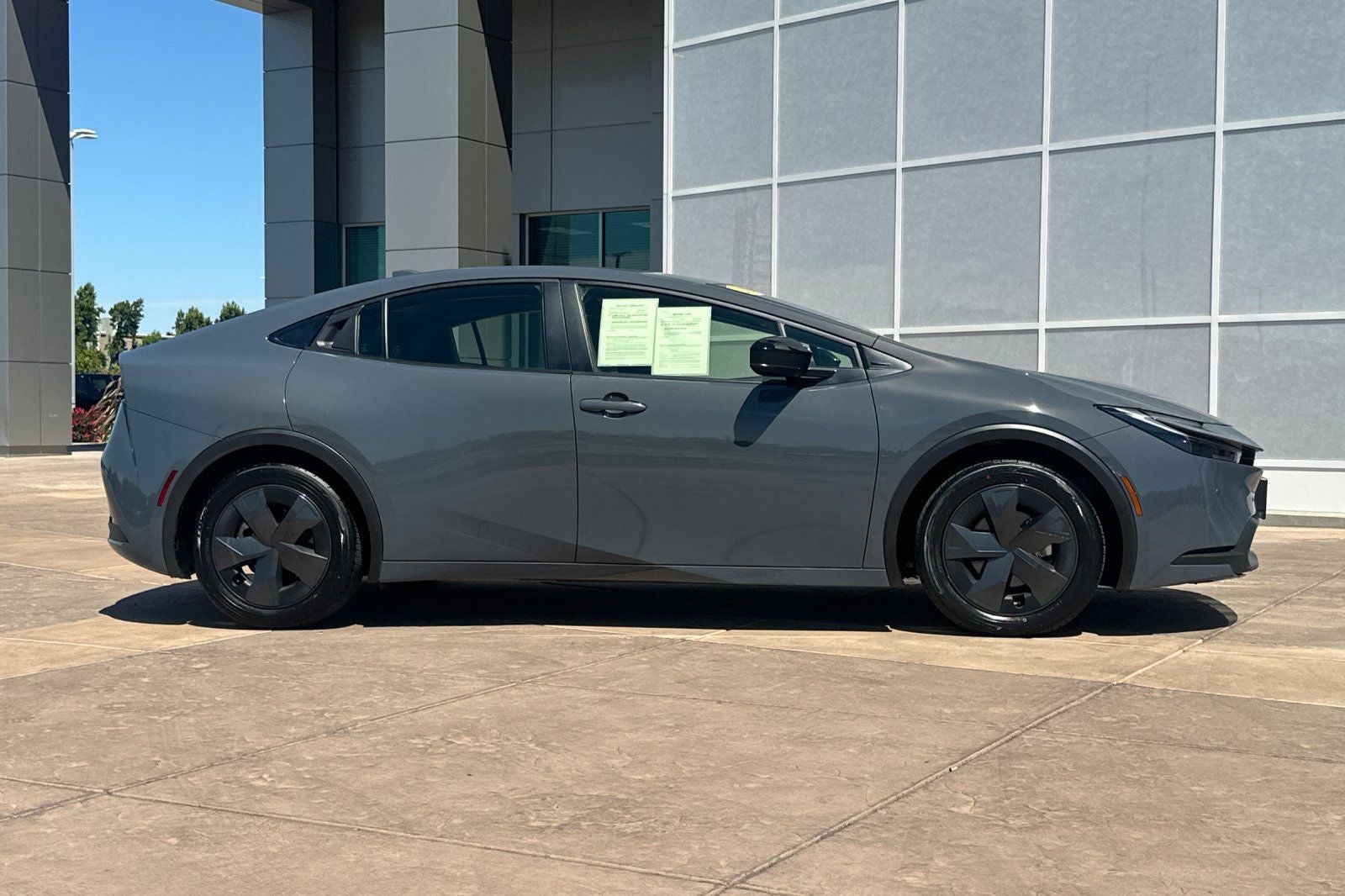 2025 Toyota Prius LE