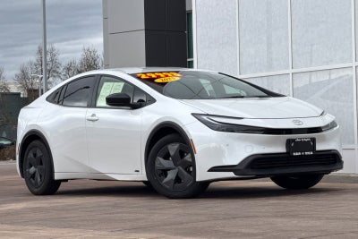 2025 Toyota Prius LE