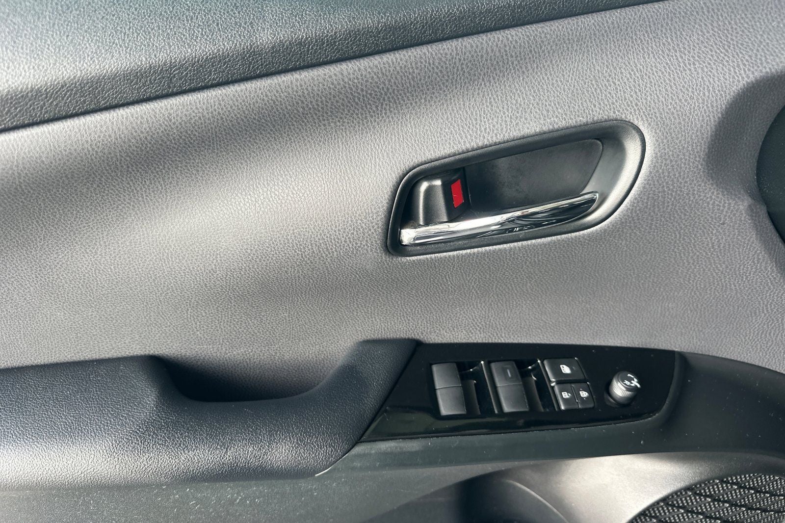 2022 Toyota Prius LE