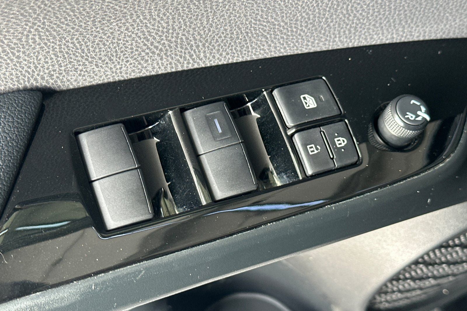 2022 Toyota Prius LE