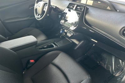 2022 Toyota Prius LE
