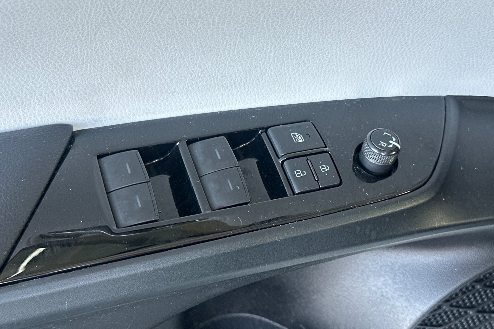 2020 Toyota Prius LE