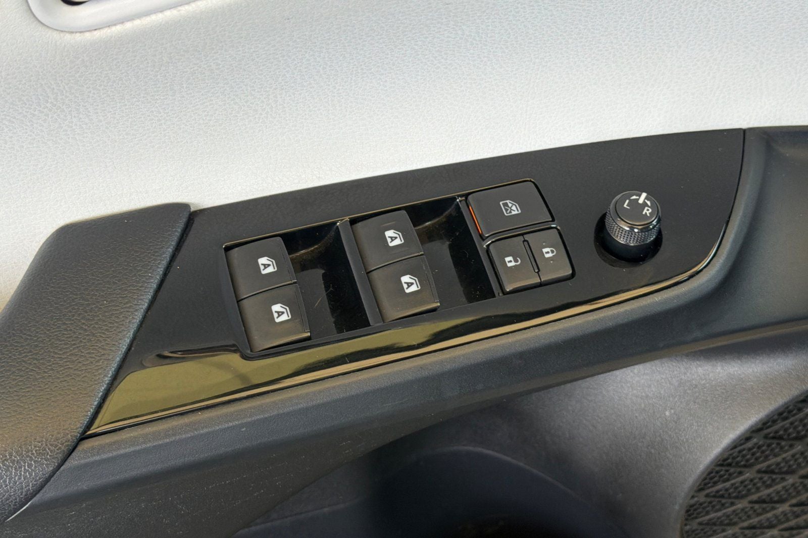 2016 Toyota Prius Three