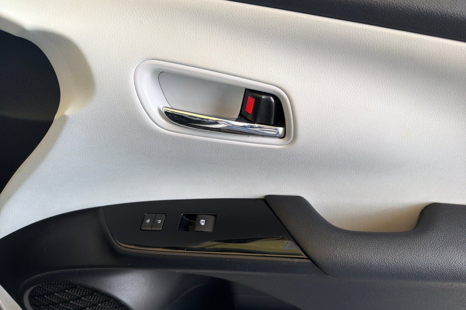 2016 Toyota Prius Three