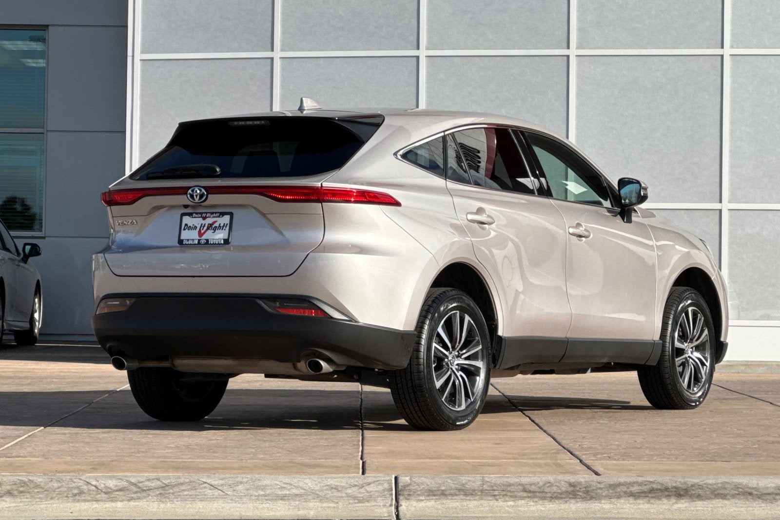 2024 Toyota Venza LE