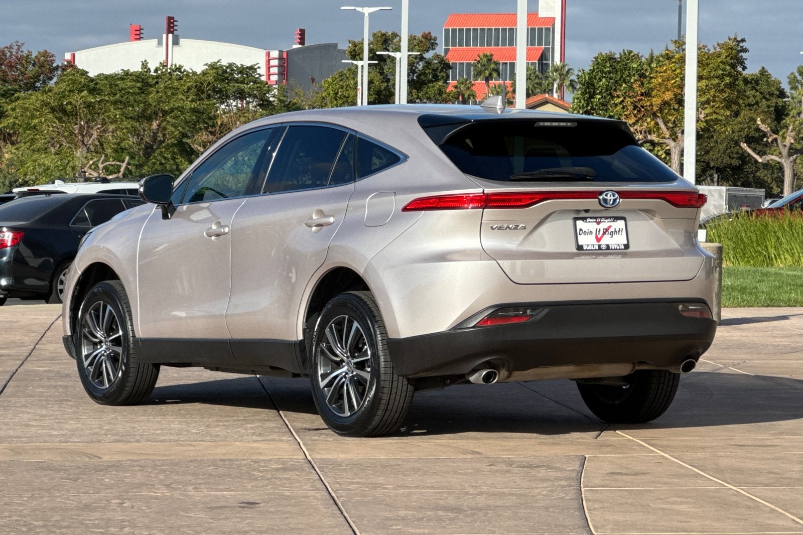 2024 Toyota Venza LE