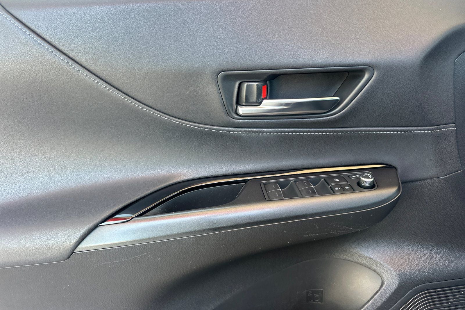 2024 Toyota Venza LE