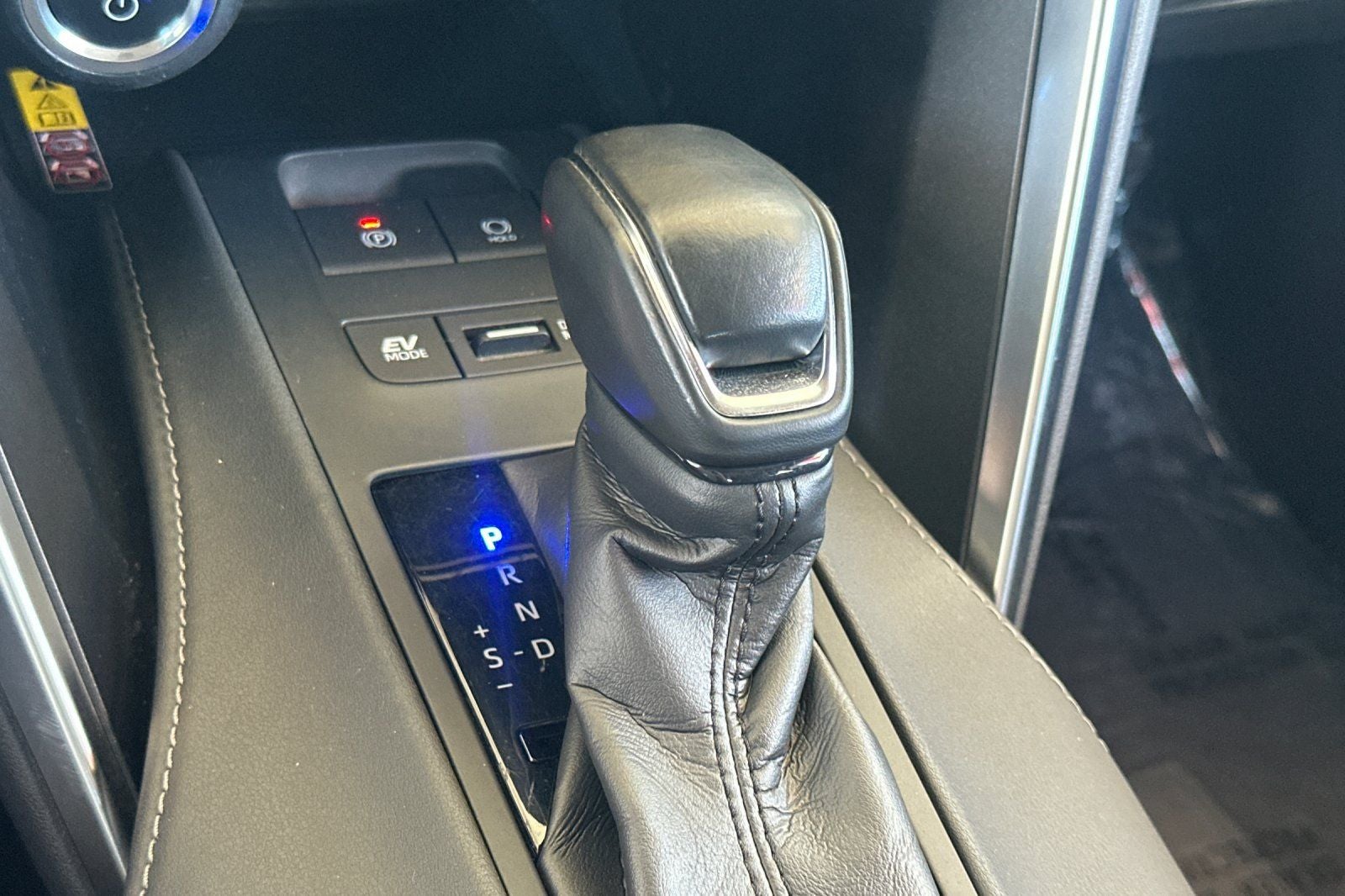 2024 Toyota Venza LE