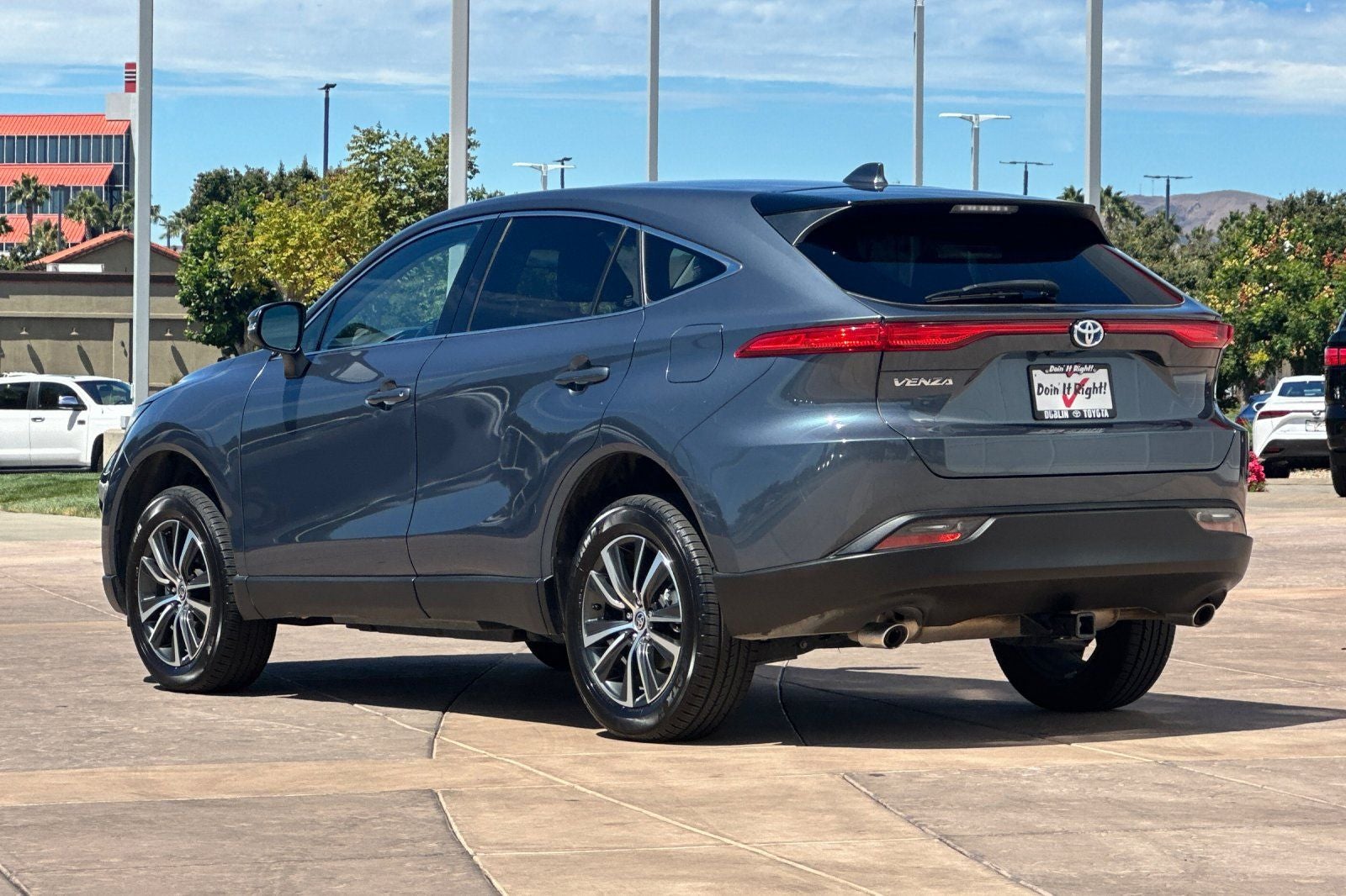 2024 Toyota Venza LE