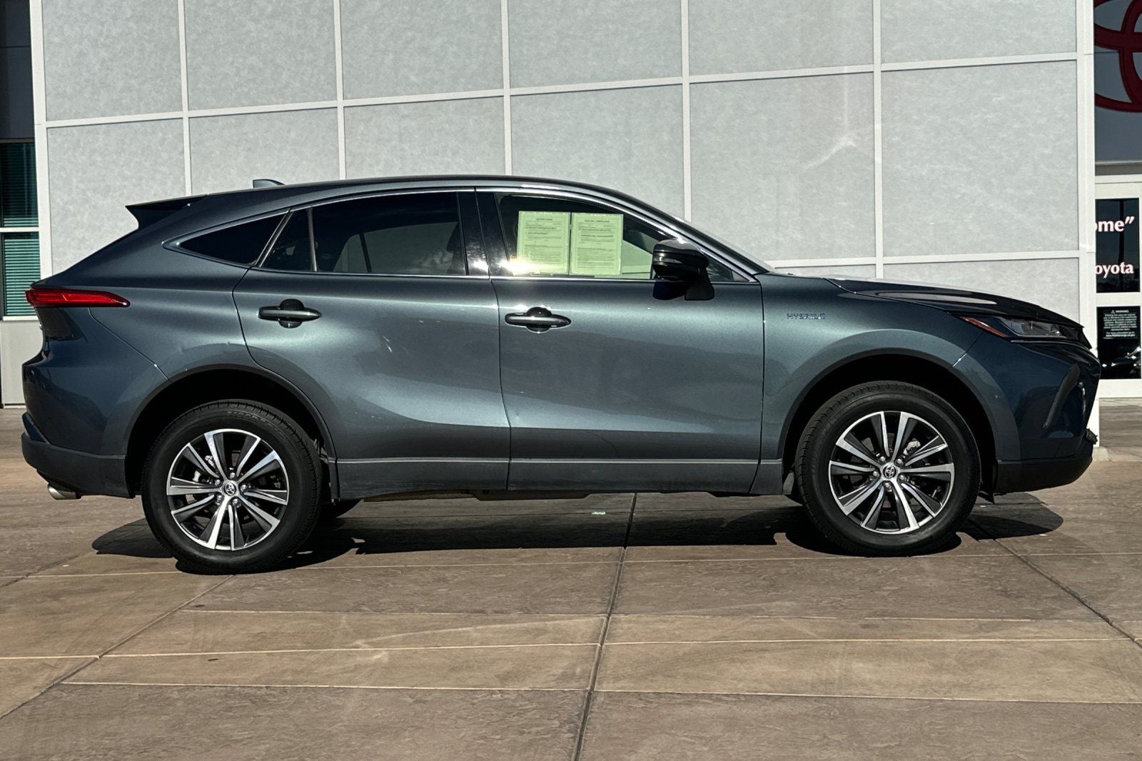 2021 Toyota Venza LE