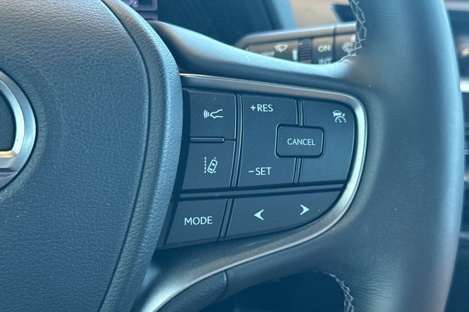 2020 Lexus UX 250h Base
