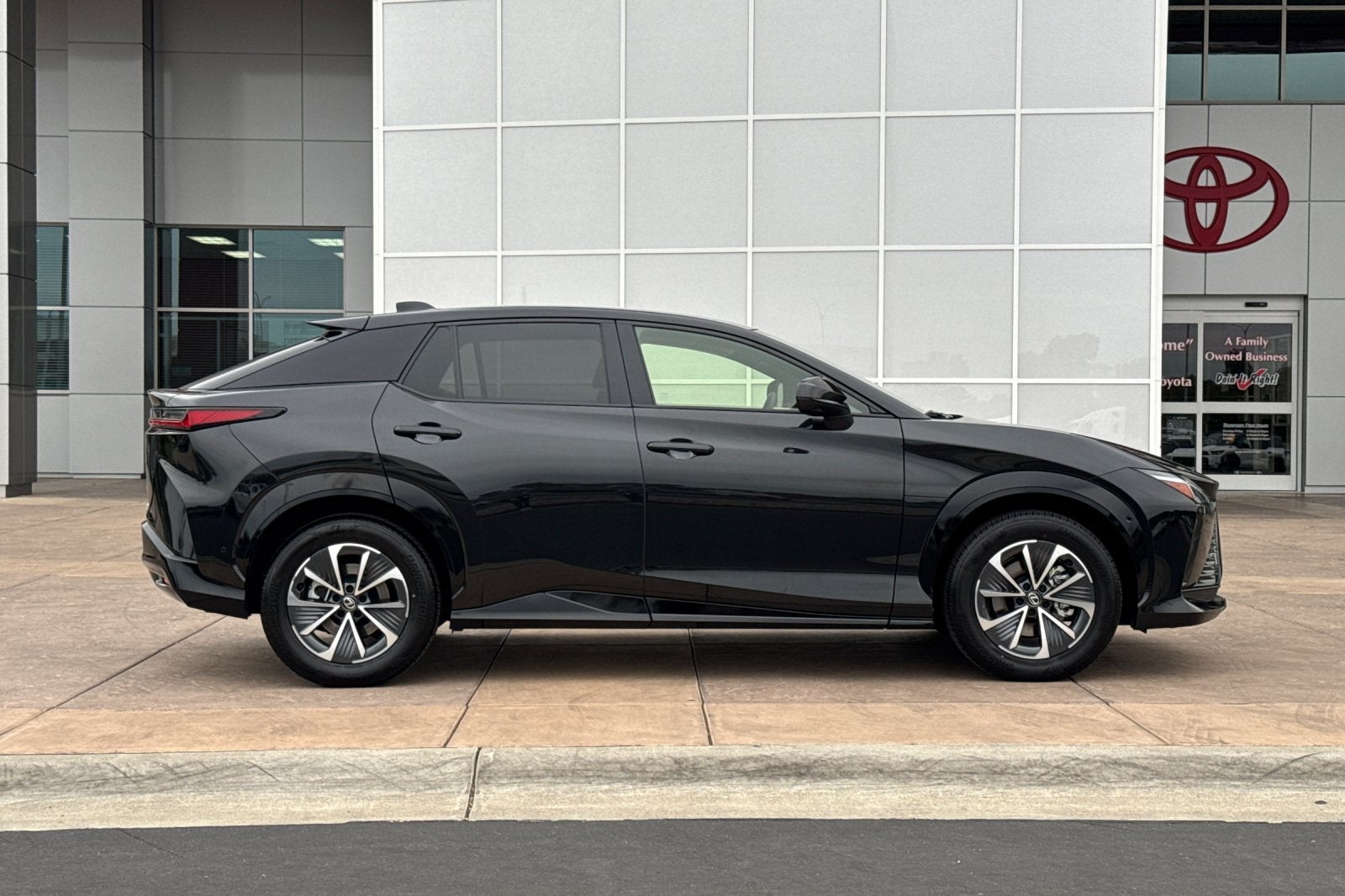 2023 Lexus RZ 450e Premium