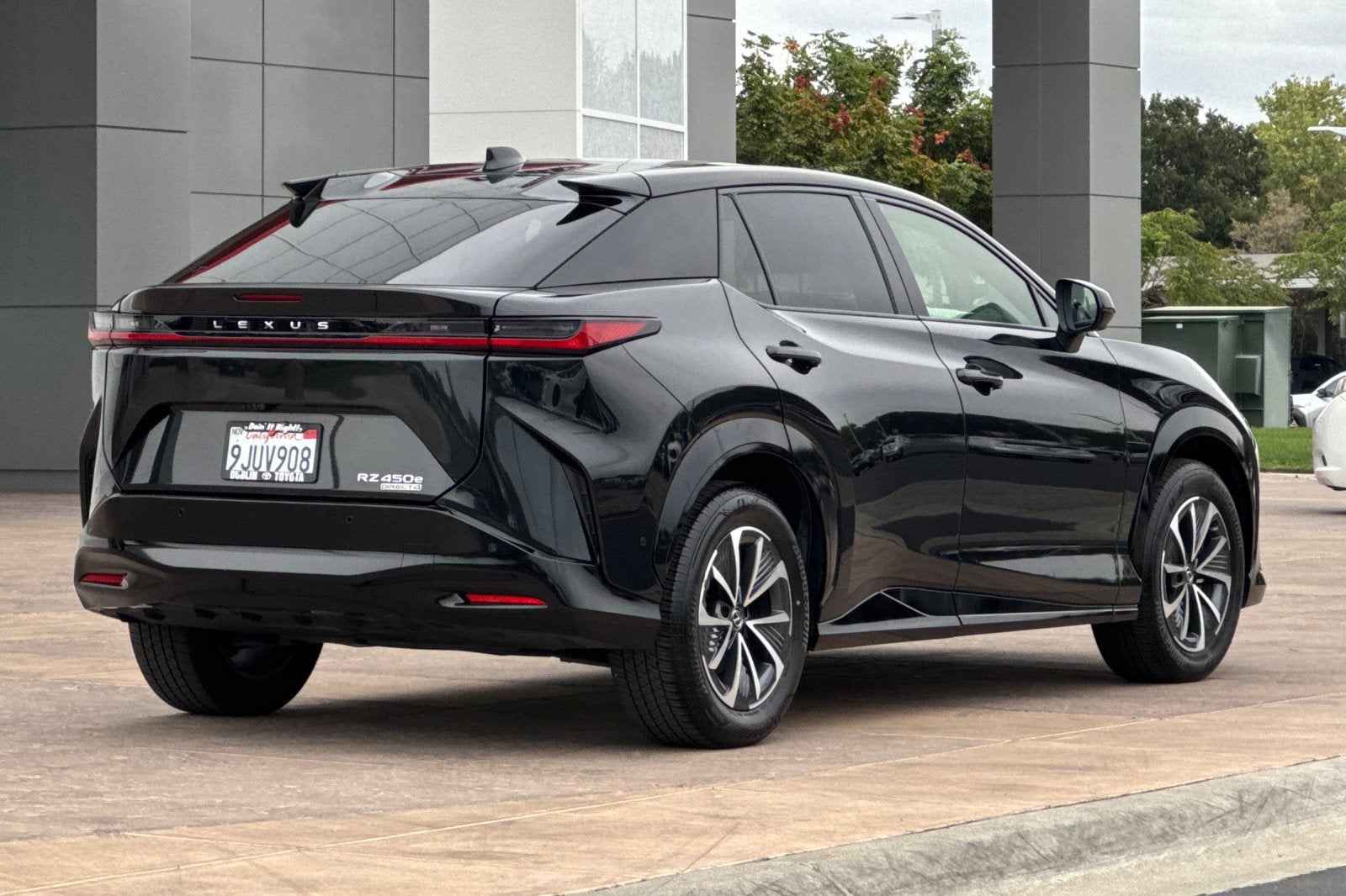 2023 Lexus RZ 450e Premium