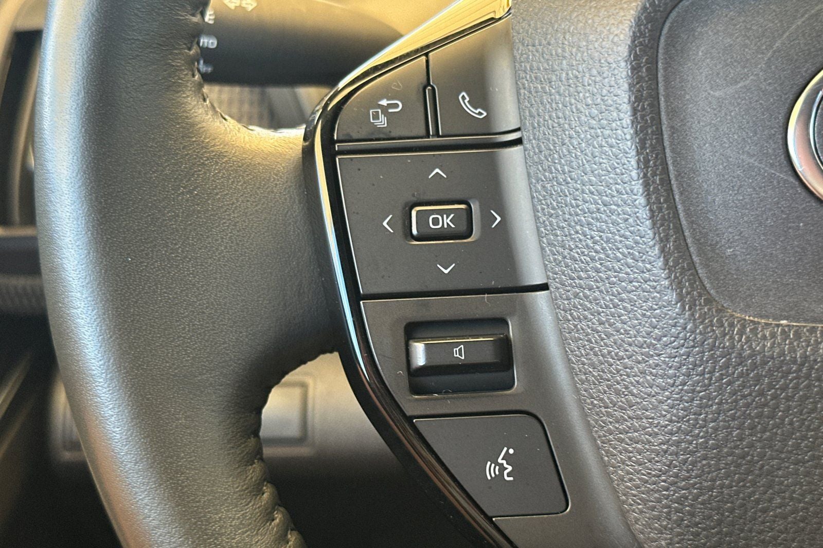 2023 Toyota bZ4X Limited